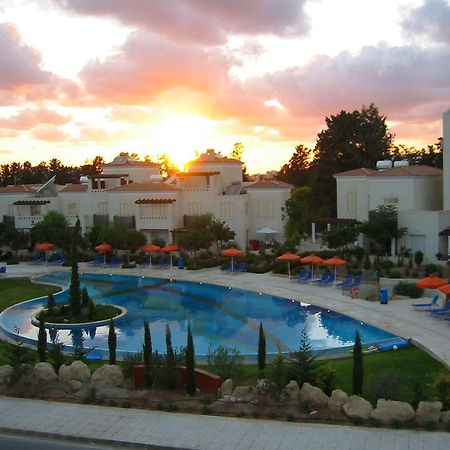 Hesperides Gardens Villa Paphos Eksteriør bilde