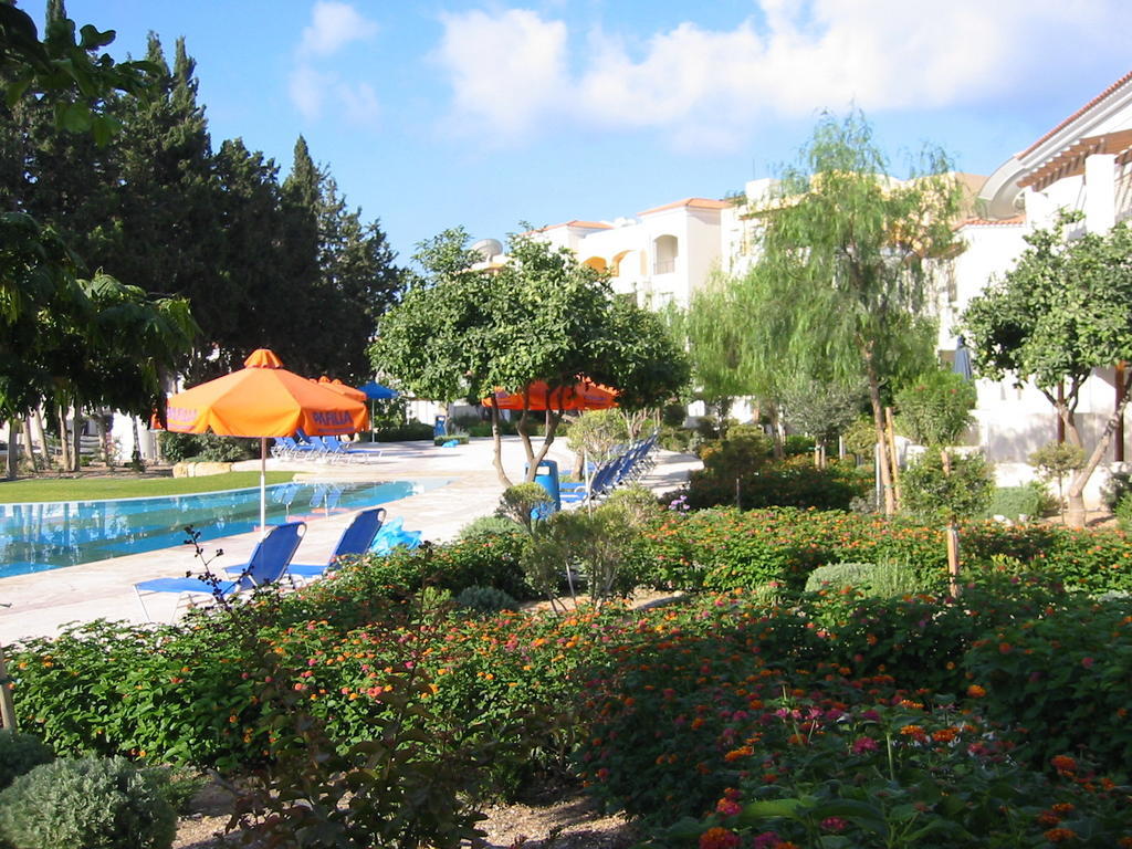Hesperides Gardens Villa Paphos Eksteriør bilde