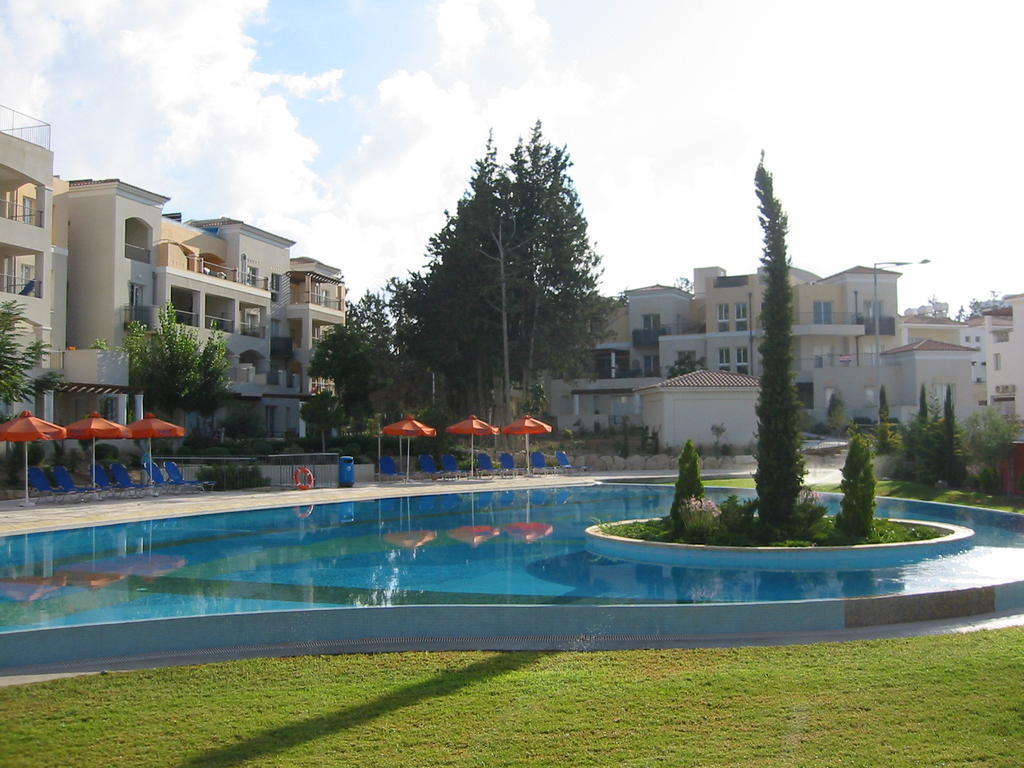 Hesperides Gardens Villa Paphos Eksteriør bilde